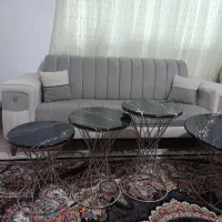 ویترین چوب و شیشه در حد نو و 4 تا گل میز گرد در حد|بوفه، ویترین، کنسول|بندرعباس, |دیوار