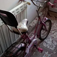 دوچرخه دختر آنه