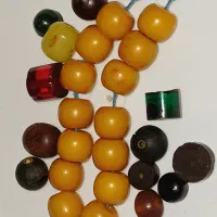 تسبی و سنگ‌کهربا