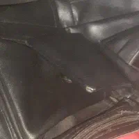 کیف جامانده در آژانس با نشانی تحویل بگیر