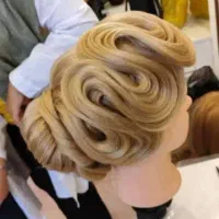 فروش وسایل میکاپ و شنیون