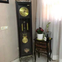 ساعت ایستاده ومیز تلفن