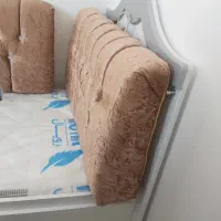 یک جفت پشتی مخطع مخمل