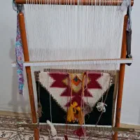 دو عدد دار قالی و نخ گلیم