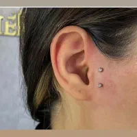 انجام انواع پیرسینگ بینی لب ابرو ناف .|خدمات آرایشگری و زیبایی|جیرفت, |دیوار