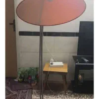 آباژور ایستاده