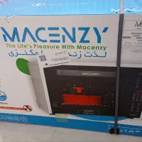 ماکرو اون مکنزی چندکاره