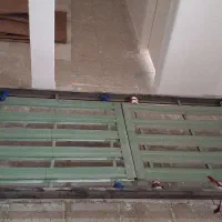 تخت فلزی