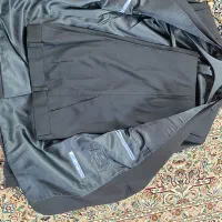 کت و شلوار|لباس|قم, باغ کرباسی|دیوار