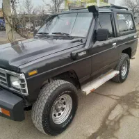 پاترول مشکی دو درب چهار سیلندر آخرای مدل 82