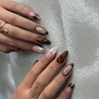 خدمات و آموزش تخصصی ناخن