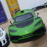 ۲ ماشین فلزی کلکسیونی سایز ۱-۲۴ (سبزه فروخته شده)