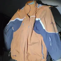 کاپشن مجهز به سیستم نجات از بهمن