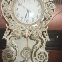 ساعت دیواری سالم در حد نو