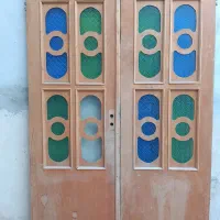 دو لنگه درب چوبی