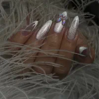 کاشت ناخن با بهترین کیفیت فقط ۱۹۸