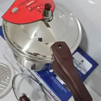 زودپز ۵ لیتری یونیک مکس حک شده تک دسته کف چدن|ظروف پخت‌وپز|تهران, علم و صنعت|دیوار