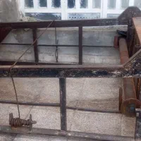 جرثقیل و اتاق آهن کشی پیکان بار