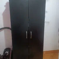 کمد ایستاده