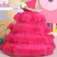 لباس دختر بچه از سن ۵تا۱۰سال بستگی به قد داره