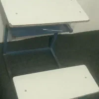 نیمکت مدرسه واسی کلاس پنجمین هم میش روش نشست