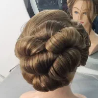 کلیه خدمات آرایشی حرفه ای و قیمت مناسب|خدمات آرایشگری و زیبایی|قزوین, |دیوار