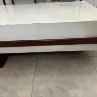 میز سفید جلومبلی