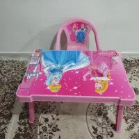 میز و صندلی صورتی