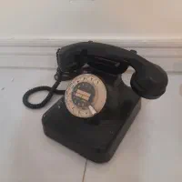 سه عدد تلفن قدیمی