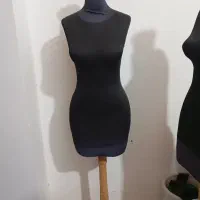 مانکن لباس به علت جمع آوری مغازه