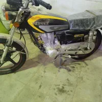 موتور سیکلت 200 پرواز