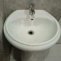 روشویی پایه دار سرامیکی نو کار نکرده