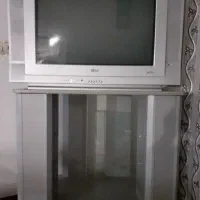 تلویزیون و میز تلویزیون