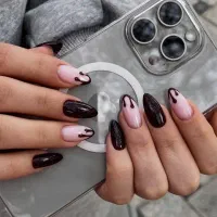 استخدام دستیار ناخن و ناخنکار با سابقه کاری