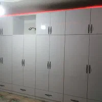نصب کابینت و کمد دیواری و خرده کاری