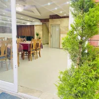 استخدام پذیرش هتل، میزبان رستوران