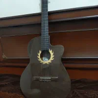 گیتار ANGELOS بینهایت تمیز و باکیفبت