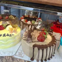 کارگر ساده در قنادی