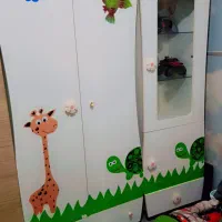 کمد و ویترین بچه کاملا سالم و تمیز