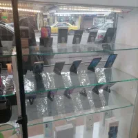 ویترین مغازه موبایل