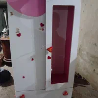 کمد بچه و تخت بزرگ سال