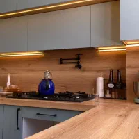 تهیه و تولید و نصب انواع کابینت و کمد