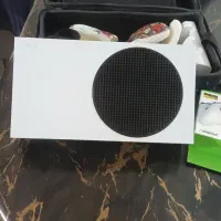 Xbox seri S کاملا نو با دو دسته نو بدون کارکرد|کنسول، بازی ویدئویی و آنلاین|قائم‌شهر, |دیوار