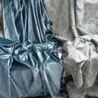 کنار پرده ای دوسری کرم قهوه ای و ابی درباری مگلدار|پرده، رانر، رومیزی|نور, |دیوار