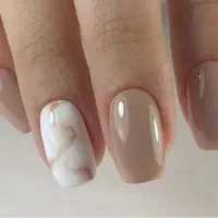 کاشت ناخن ۳۰ درصد تخفیف جشنواره تا شب یلدا