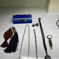 تعدادی زیور الات و اکسسوری