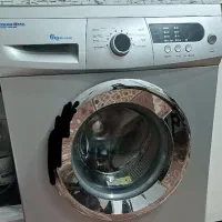 ماشین لباسشویی سالم و تمیز