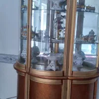 ویترین در حد نو بدون خط و خش