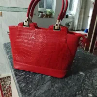 کیف قرمز چرم