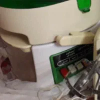 آبمیوه گیری و لوستر ه فروش می‌رسد